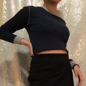 Cropped navy long sleeve tee💙